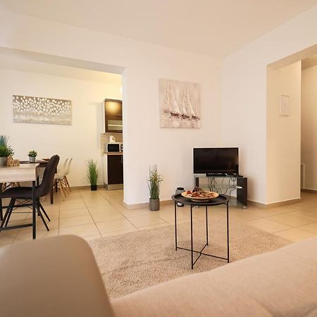 Luxury Villa Nada With Pool Petrcane Bagian luar foto