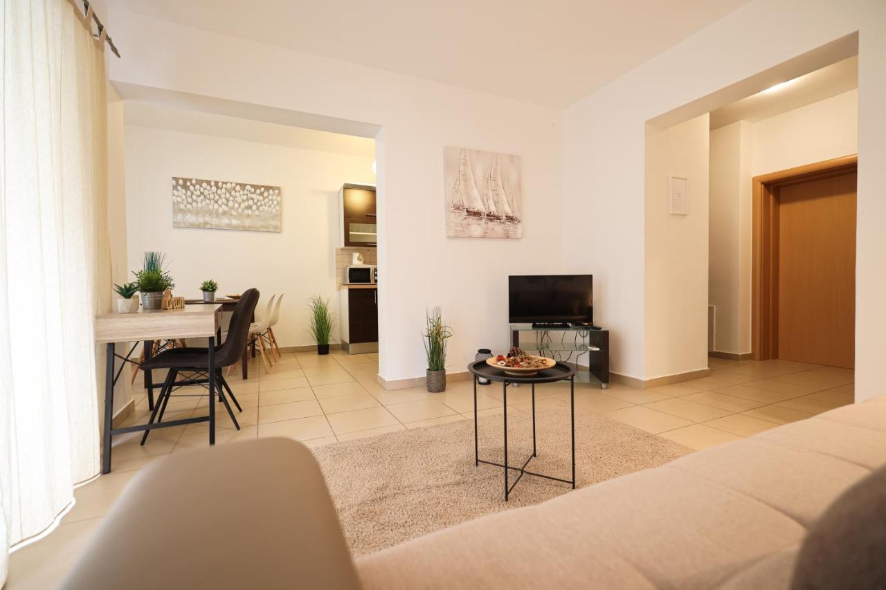 Luxury Villa Nada With Pool Petrcane Bagian luar foto