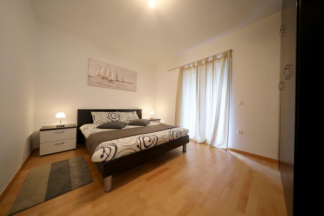 Luxury Villa Nada With Pool Petrcane Bagian luar foto