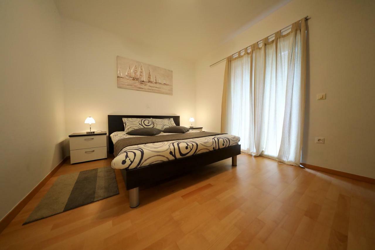 Luxury Villa Nada With Pool Petrcane Bagian luar foto