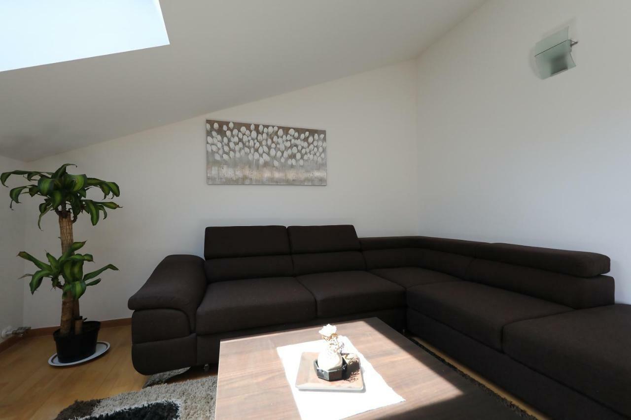 Luxury Villa Nada With Pool Petrcane Bagian luar foto