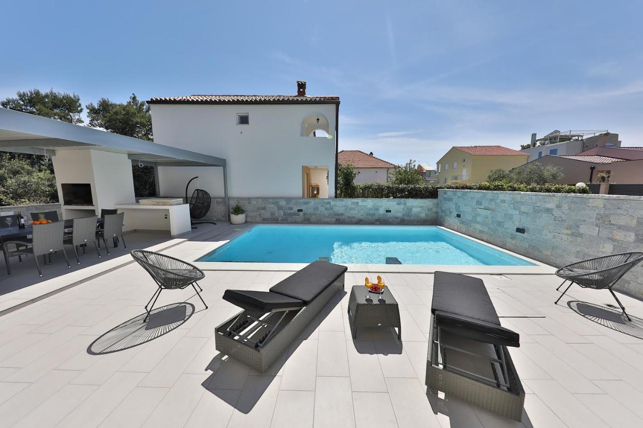 Luxury Villa Nada With Pool Petrcane Bagian luar foto